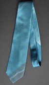 modra kravata iz gladke svile.jpg